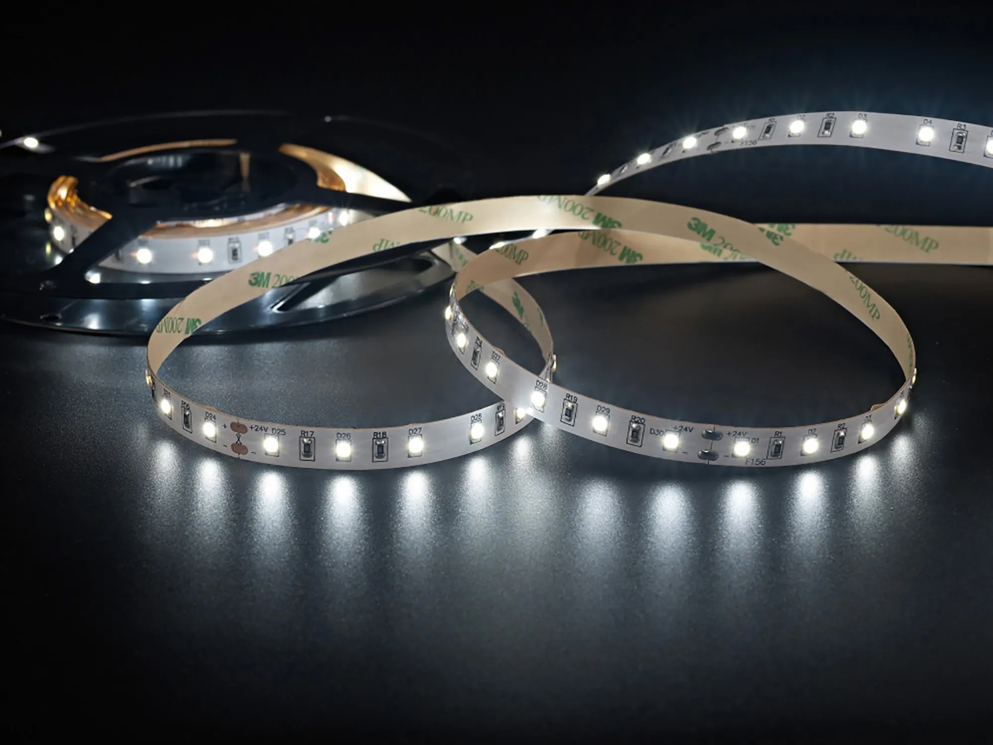 Axios Premium 24V IP20 14.4W/m 2835 60LED/m Strip Lighting Dlux IP20 Strip